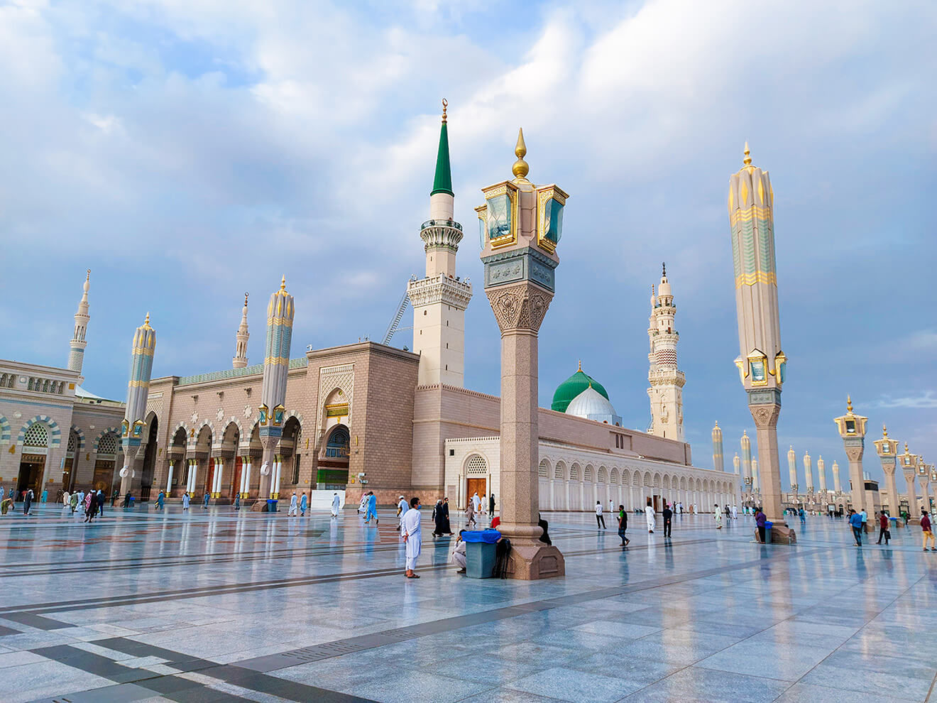 The Spiritual Significance of Umrah Across Generations: How Affordable Packages from the USA Facilitate Devotion
